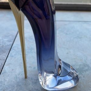 Carolina Herrera Good Girl Légère Perfume